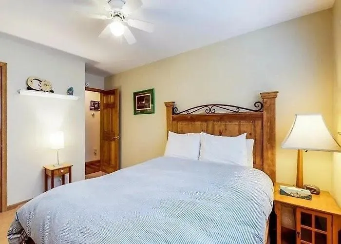 別荘 838 Placer Avenue Home サウス・レイクタホ